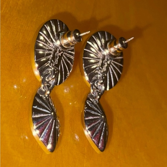 Yves Saint Laurent YSL Pearl Drop Studded Earrings - Picture 11 of 12